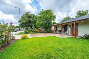 4937 Bataan Rd, Houston, TX 77033 - Photo 4