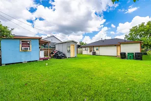 4937 Bataan Rd, Houston, TX 77033 - Photo 10