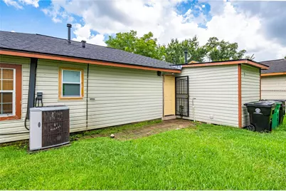 4937 Bataan Road, Houston, TX 77033 - Photo 6