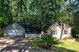 1006 Amesbury Ct, Huntsville, TX 77340 - Photo 2