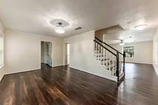 1006 Amesbury Ct, Huntsville, TX 77340 - Photo 4