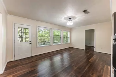 1006 Amesbury Court, Huntsville, TX 77340 - Photo 6