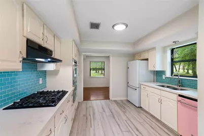 27216 Blueberry Hill Dr Drive, Conroe, TX 77385 - Photo 18