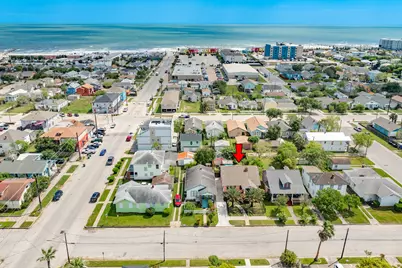 3911 Avenue R 1/2, Galveston, TX 77550 - Photo 2