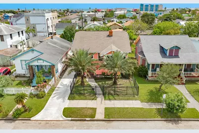 3911 Avenue R 1/2, Galveston, TX 77550 - Photo 1