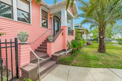 3911 Avenue R 1/2, Galveston, TX 77550 - Photo 10