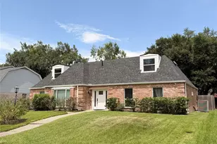 919 Longview Dr, Sugar Land, TX 77478 - Photo 2