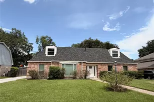 919 Longview Dr, Sugar Land, TX 77478 - Photo 1