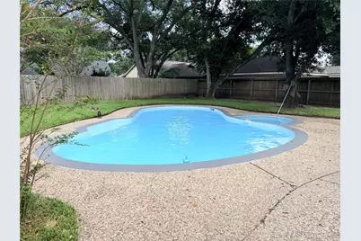 919 Longview Drive, Sugar Land, TX 77478 - Photo 4