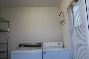 717 7th St, Dickinson, TX 77539 - Photo 6