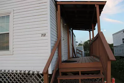717 7th Street, Dickinson, TX 77539 - Photo 1