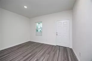 31114 Gayle Prairie Oaks St, Waller, TX 77484 - Photo 6