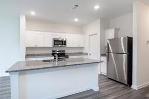 31114 Gayle Prairie Oaks St, Waller, TX 77484 - Photo 8
