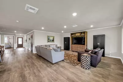 361 S Lakeside Drive, Huntsville, TX 77320 - Photo 8