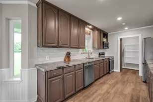 361 S Lakeside Dr, Huntsville, TX 77320 - Photo 10