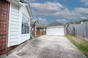 1904 Summer Reef Dr, League City, TX 77573 - Photo 44