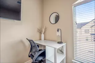 7823 Gladstone St, Houston, TX 77051 - Photo 12