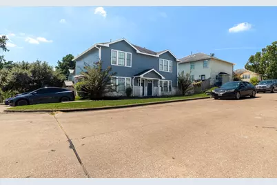 134-136 Sendero Drive, Huntsville, TX 77340 - Photo 1