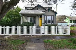 1911 34th St, Galveston, TX 77550 - Photo 1