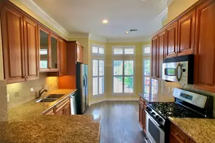 2104 Bancroft St, Houston, TX 77027 - Photo 2