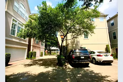 2104 Bancroft Street, Houston, TX 77027 - Photo 8