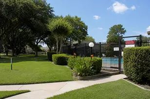 12417 S Dairy Ashford Rd, Houston, TX 77099 - Photo 18
