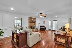 131 Frostwood Dr, Lake Jackson, TX 77566 - Photo 14