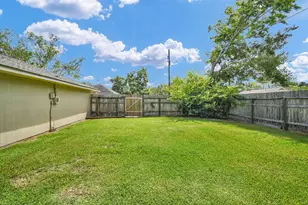 131 Frostwood Dr, Lake Jackson, TX 77566 - Photo 46