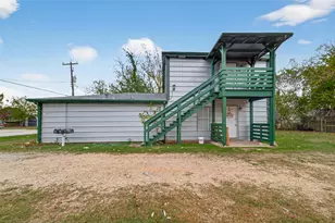 105 Clear Lake Rd, Highlands, TX 77562 - Photo 2