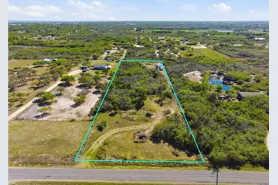 811 W Moore Avenue, Aransas Pass, TX 78336 - Photo 2