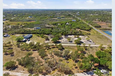 811 W Moore Avenue, Aransas Pass, TX 78336 - Photo 10