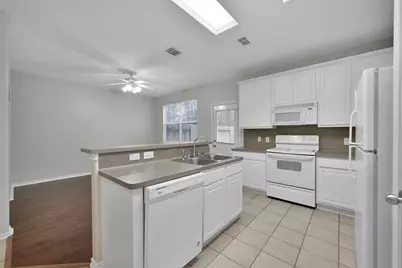 214 W Stedhill Loop Loop, Conroe, TX 77384 - Photo 6