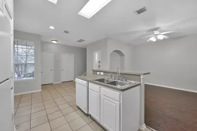 214 W Stedhill Loop Loop, Conroe, TX 77384 - Photo 8