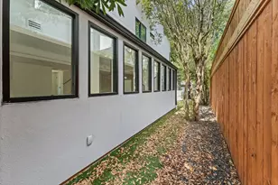 2135 Quenby St, Houston, TX 77005 - Photo 10