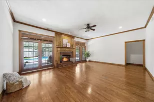 2516 Woodcreek Dr, Pearland, TX 77581 - Photo 4