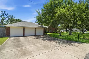 2516 Woodcreek Dr, Pearland, TX 77581 - Photo 32