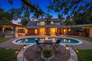 2516 Woodcreek Dr, Pearland, TX 77581 - Photo 2