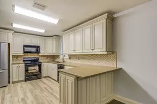 208 Old Oaks, League City, TX 77573 - Photo 10