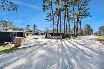 26090 Cornwall, New Caney, TX 77357 - Photo 4