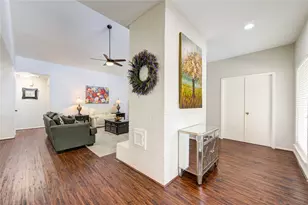 12147 Ella Lee Ln, Houston, TX 77077 - Photo 8