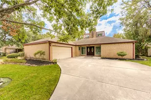 12147 Ella Lee Ln, Houston, TX 77077 - Photo 4