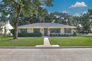 4402 Fallbrook Dr, Houston, TX 77018 - Photo 2