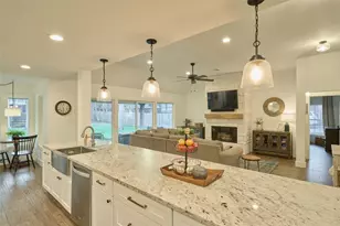 2414 Coachlight Ln, Conroe, TX 77384 - Photo 10