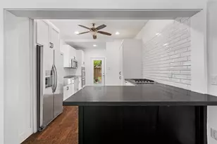 1210 Hawthorne St, Houston, TX 77006 - Photo 12