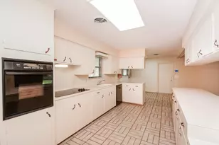 10162 Eddystone Dr, Houston, TX 77043 - Photo 10