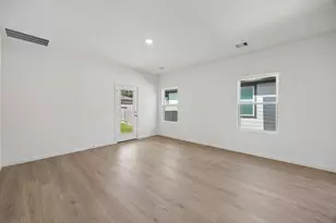 13807 Lago Vis Dr, Iowa Colony, TX 77583 - Photo 6