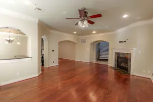 1314 Sherwood Springs Ln, Houston, TX 77043 - Photo 12