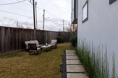 1318 Reinerman Street, Houston, TX 77007 - Photo 44