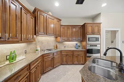 527 Jordan Creek Court, League City, TX 77573 - Photo 18