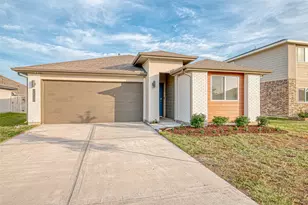 14530 Rain Tree Dr, Baytown, TX 77523 - Photo 2